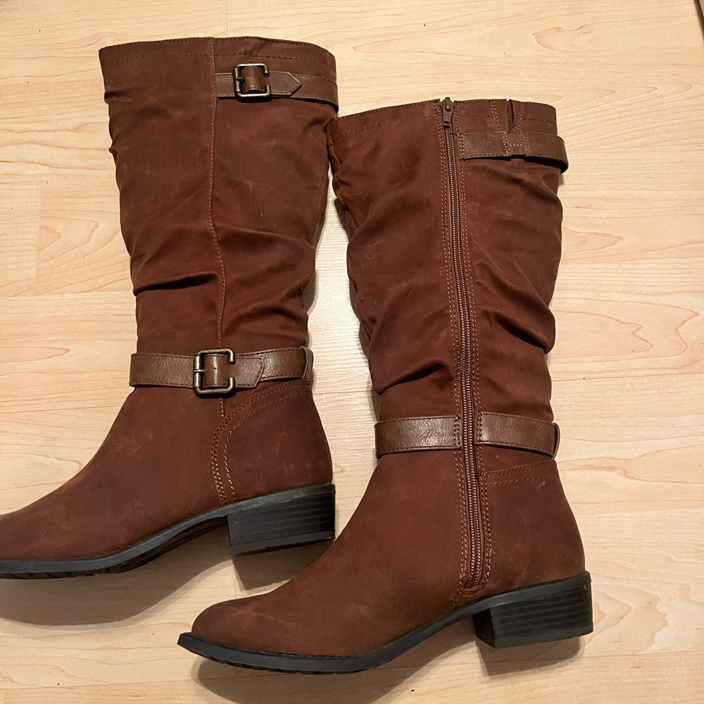 Cute brown suede boot perfect for fall and winter